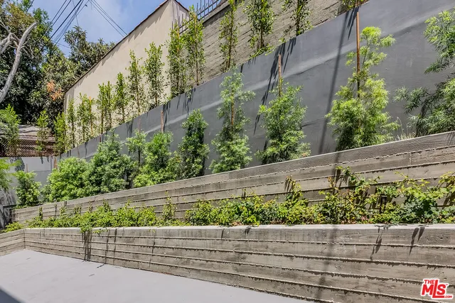 $3,950 | 214 South Westmoreland Avenue, Unit 6, Los Angeles, CA 90004