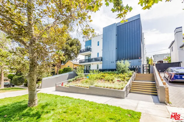 $3,950 | 214 South Westmoreland Avenue, Unit 6, Los Angeles, CA 90004