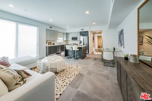 $3,950 | 214 South Westmoreland Avenue, Unit 6, Los Angeles, CA 90004