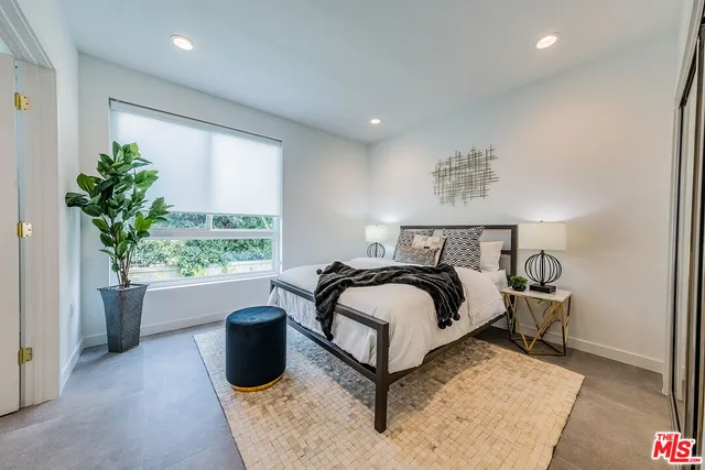 $3,950 | 214 South Westmoreland Avenue, Unit 6, Los Angeles, CA 90004