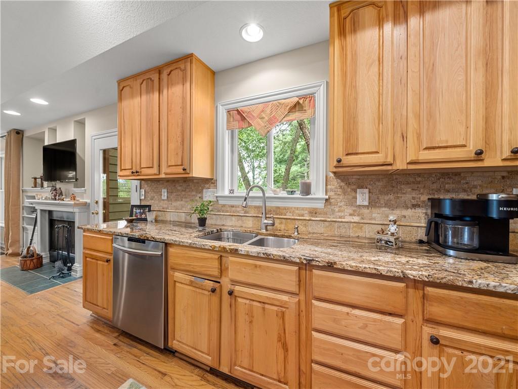 39 Fox Ridge Drive Fletcher, NC 28732 - Photo 10 of 48 Gallery Image 10