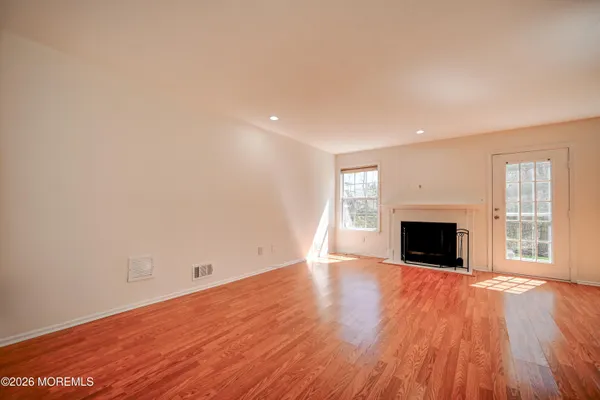 $3,500 | 214 Paddington Court, Unit 64, Manalapan, NJ 07726
