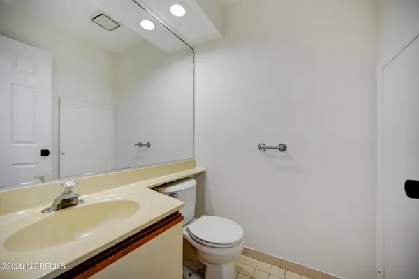 $3,500 | 214 Paddington Court, Unit 64, Manalapan, NJ 07726
