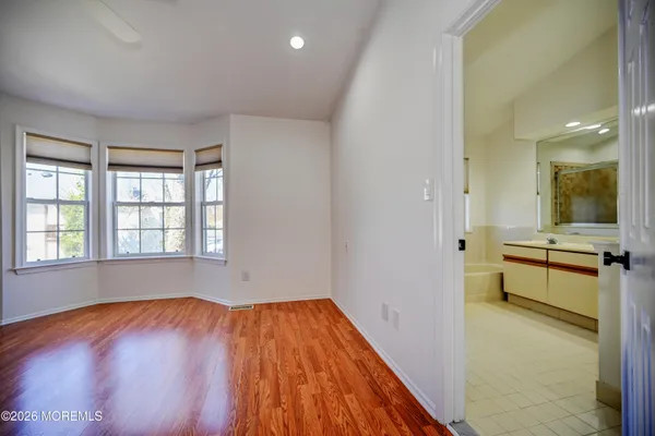 $3,500 | 214 Paddington Court, Unit 64, Manalapan, NJ 07726