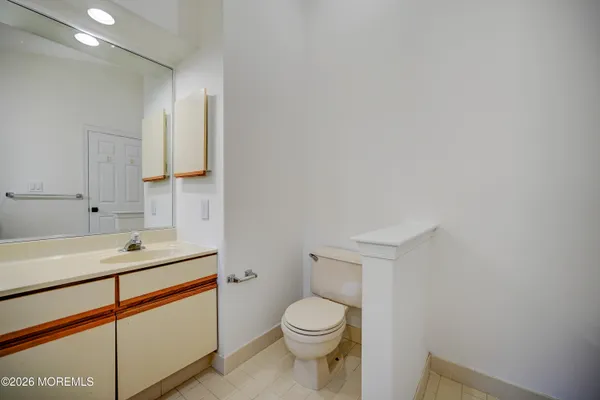 $3,500 | 214 Paddington Court, Unit 64, Manalapan, NJ 07726