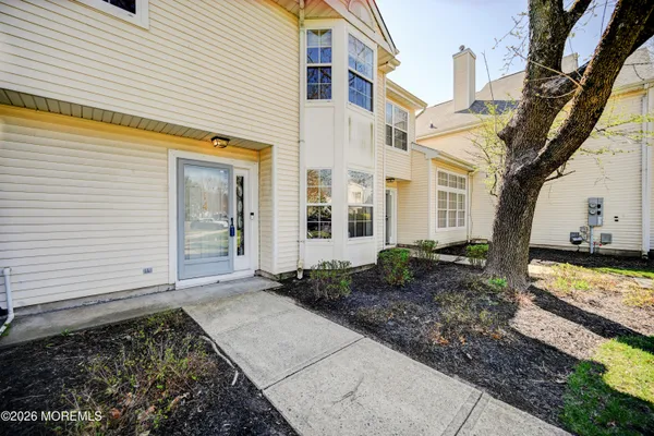 $3,500 | 214 Paddington Court, Unit 64, Manalapan, NJ 07726
