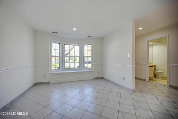 $3,500 | 214 Paddington Court, Unit 64, Manalapan, NJ 07726