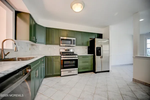 $3,500 | 214 Paddington Court, Unit 64, Manalapan, NJ 07726