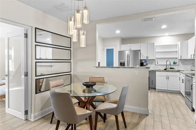 $2,300 | 1305 Fountainhead Drive, Deltona, FL 32725