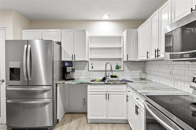 $2,300 | 1305 Fountainhead Drive, Deltona, FL 32725