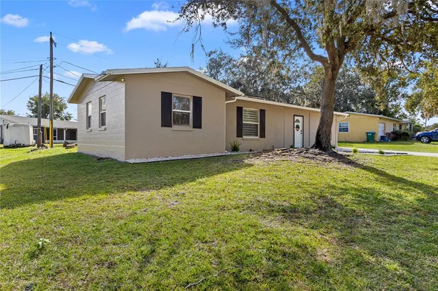 $2,300 | 1305 Fountainhead Drive, Deltona, FL 32725