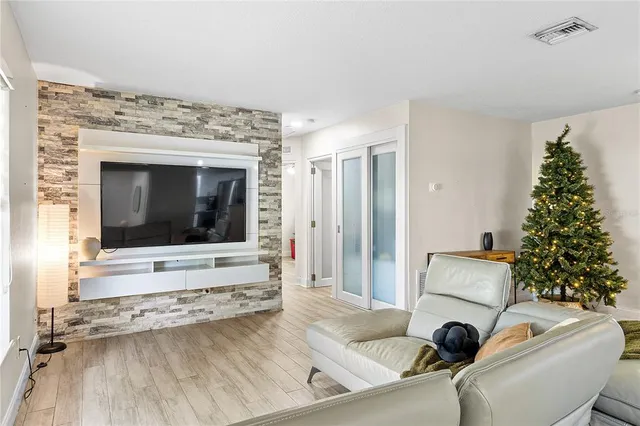 $2,300 | 1305 Fountainhead Drive, Deltona, FL 32725