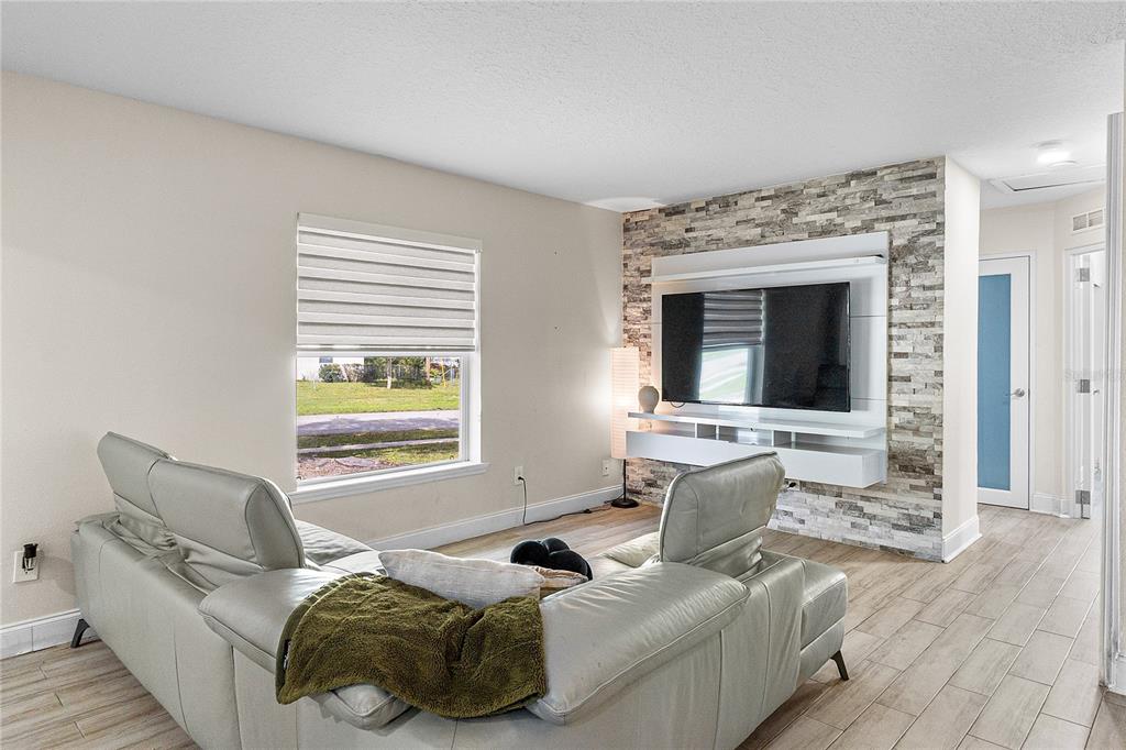 1305 Fountainhead Drive Deltona, FL 32725 - Photo 7 of 45