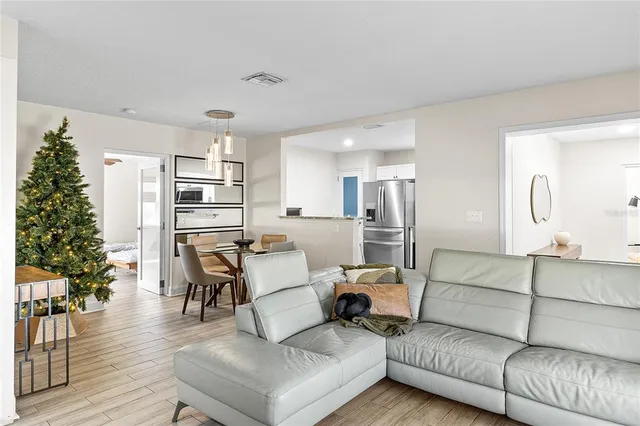 $2,300 | 1305 Fountainhead Drive, Deltona, FL 32725