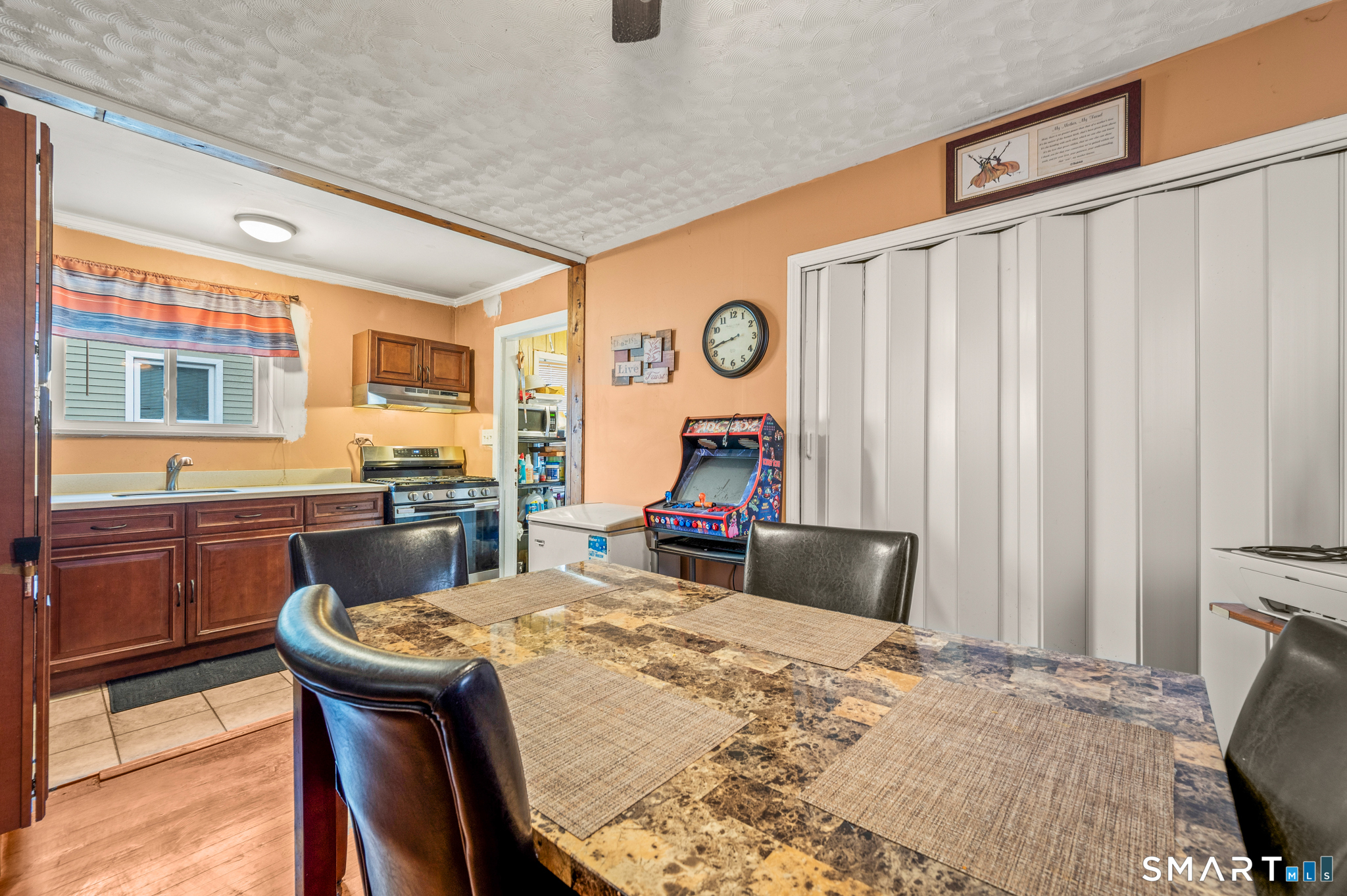 180 Read Street Bridgeport, CT 06607 - Photo 13 of 34