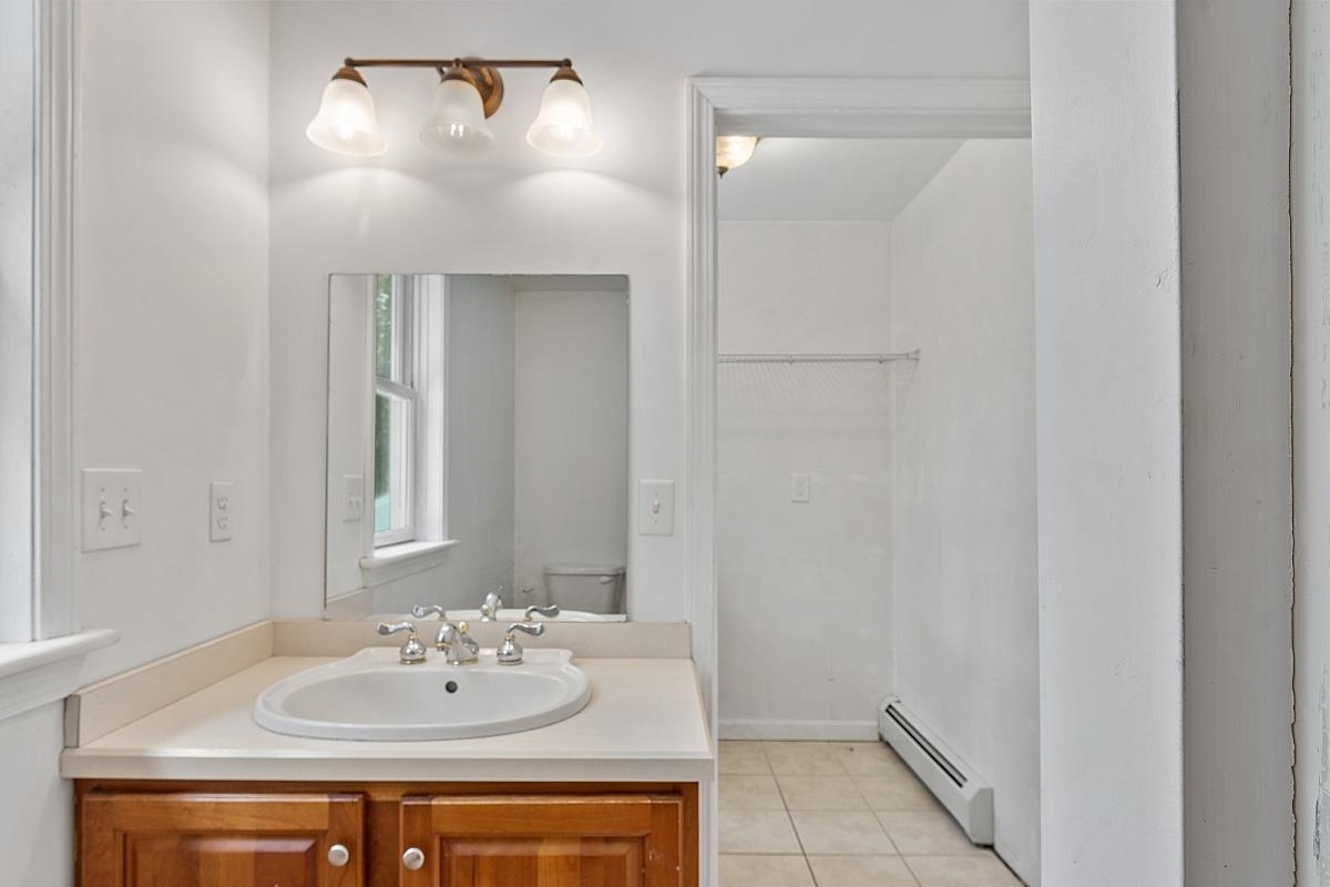 905 Chases Grove Road Derry, NH 03038 - Photo 15 of 39