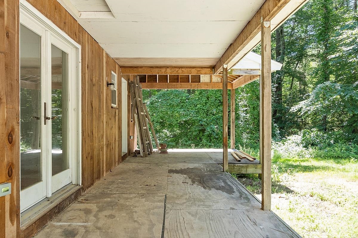 905 Chases Grove Road Derry, NH 03038 - Photo 20 of 39