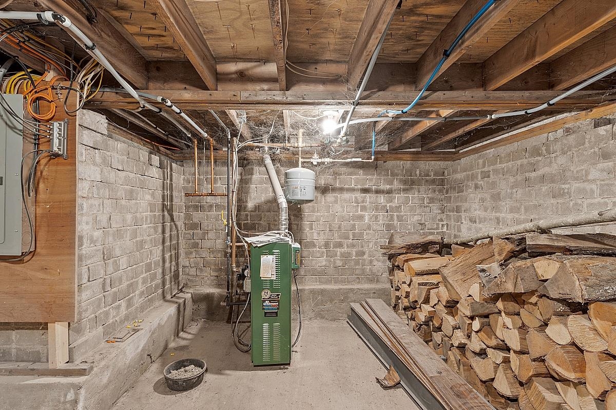 905 Chases Grove Road Derry, NH 03038 - Photo 22 of 39