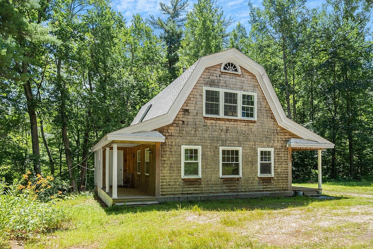 905 Chases Grove Road Derry, NH 03038 - Photo 23 of 39