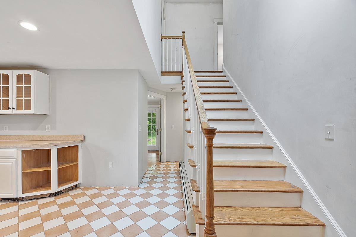 905 Chases Grove Road Derry, NH 03038 - Photo 35 of 39