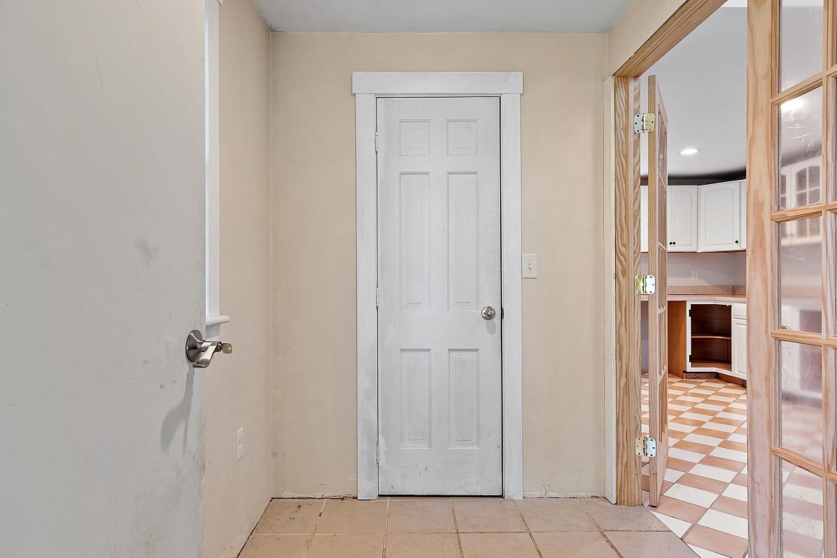 905 Chases Grove Road Derry, NH 03038 - Photo 37 of 39