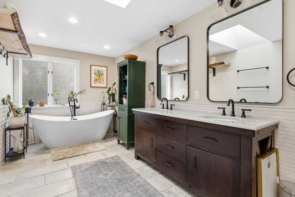 25 Clearwater Road Chestnut Hill, MA 02467 - Photo 19 of 36 Gallery Image 19
