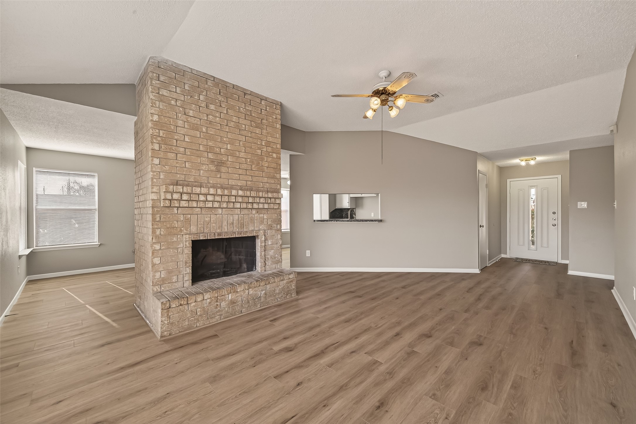 4251 Southchase Lane Houston, TX 77014 - Photo 11 of 46