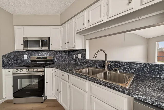 $1,850 | 4251 Southchase Lane, Houston, TX 77014