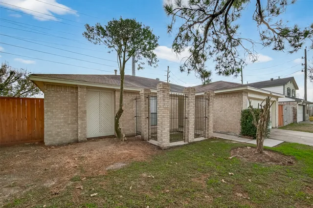 $1,850 | 4251 Southchase Lane, Houston, TX 77014