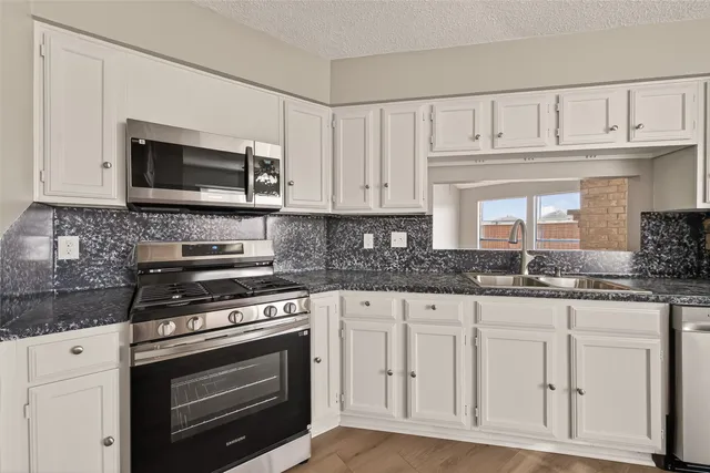 $1,850 | 4251 Southchase Lane, Houston, TX 77014