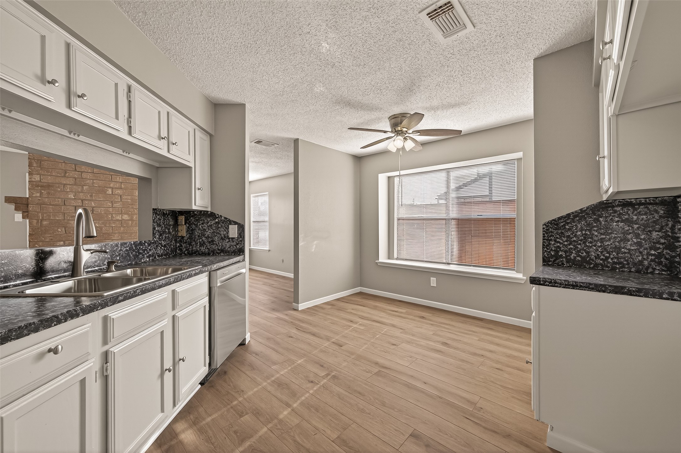 4251 Southchase Lane Houston, TX 77014 - Photo 22 of 46