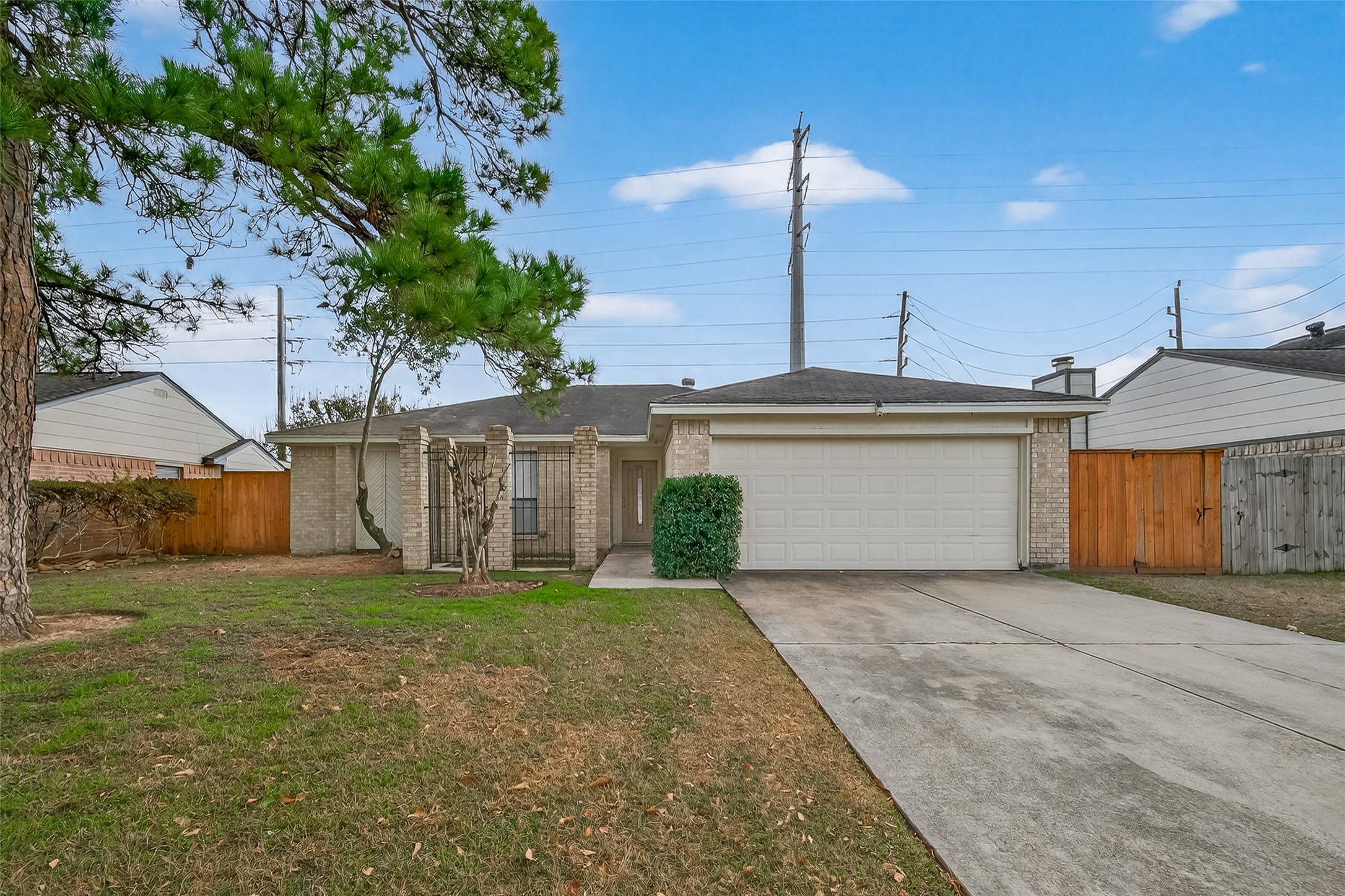 4251 Southchase Lane Houston, TX 77014 - Photo 4 of 46