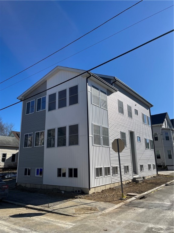 39 Heath Street Providence, RI 02909 - Photo 2 of 29