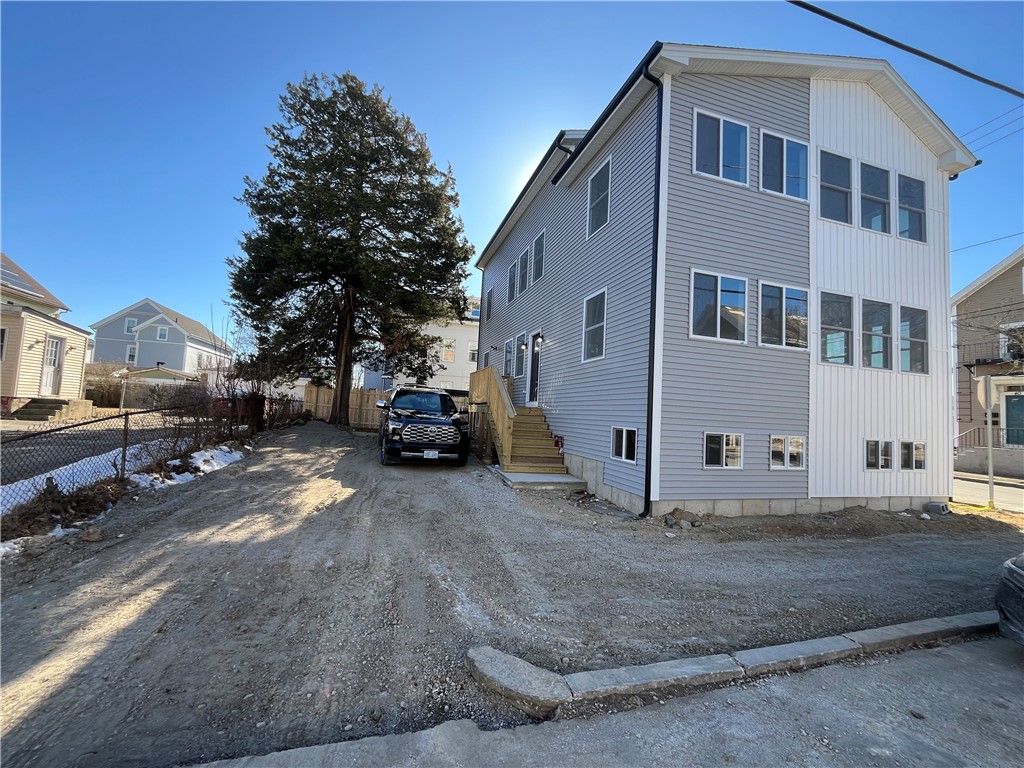 39 Heath Street Providence, RI 02909 - Photo 4 of 29