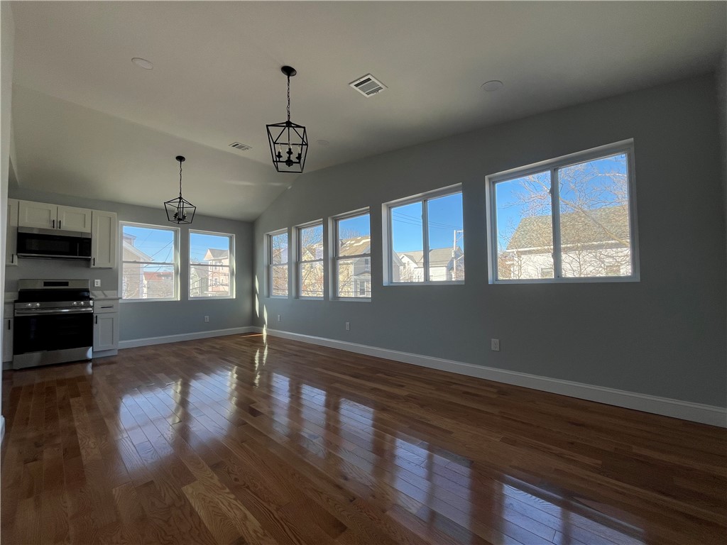39 Heath Street Providence, RI 02909 - Photo 10 of 29
