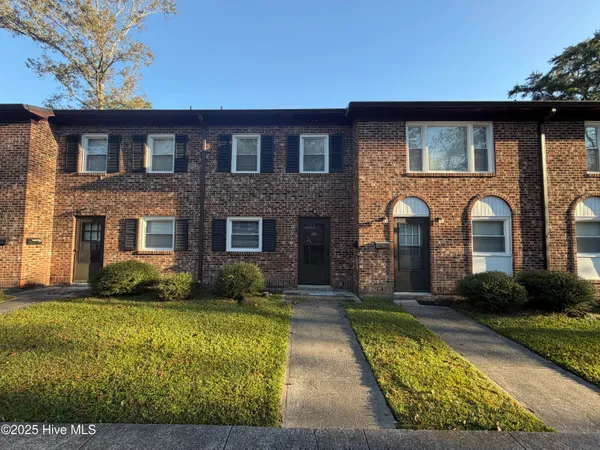 $1,100 | 122 Stratton Place, Wallace, NC 28466