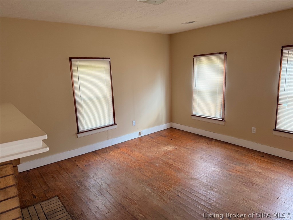 1005 Hildreth Street New Albany, IN 47150 - Photo 4 of 16