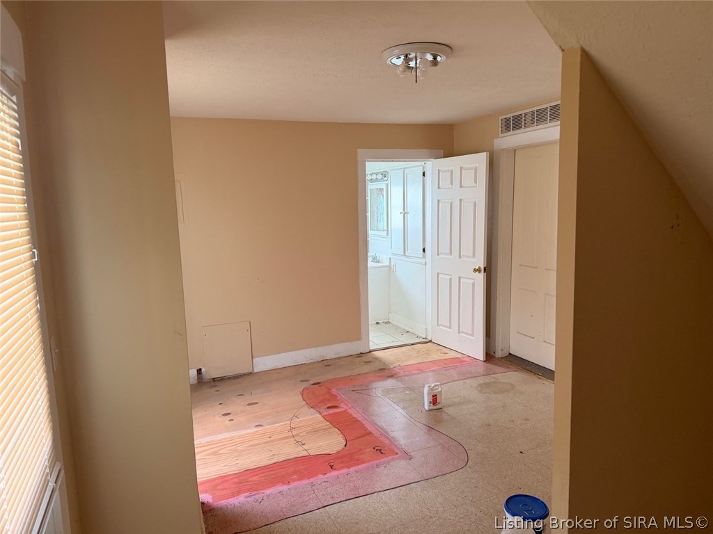 1005 Hildreth Street New Albany, IN 47150 - Photo 8 of 16