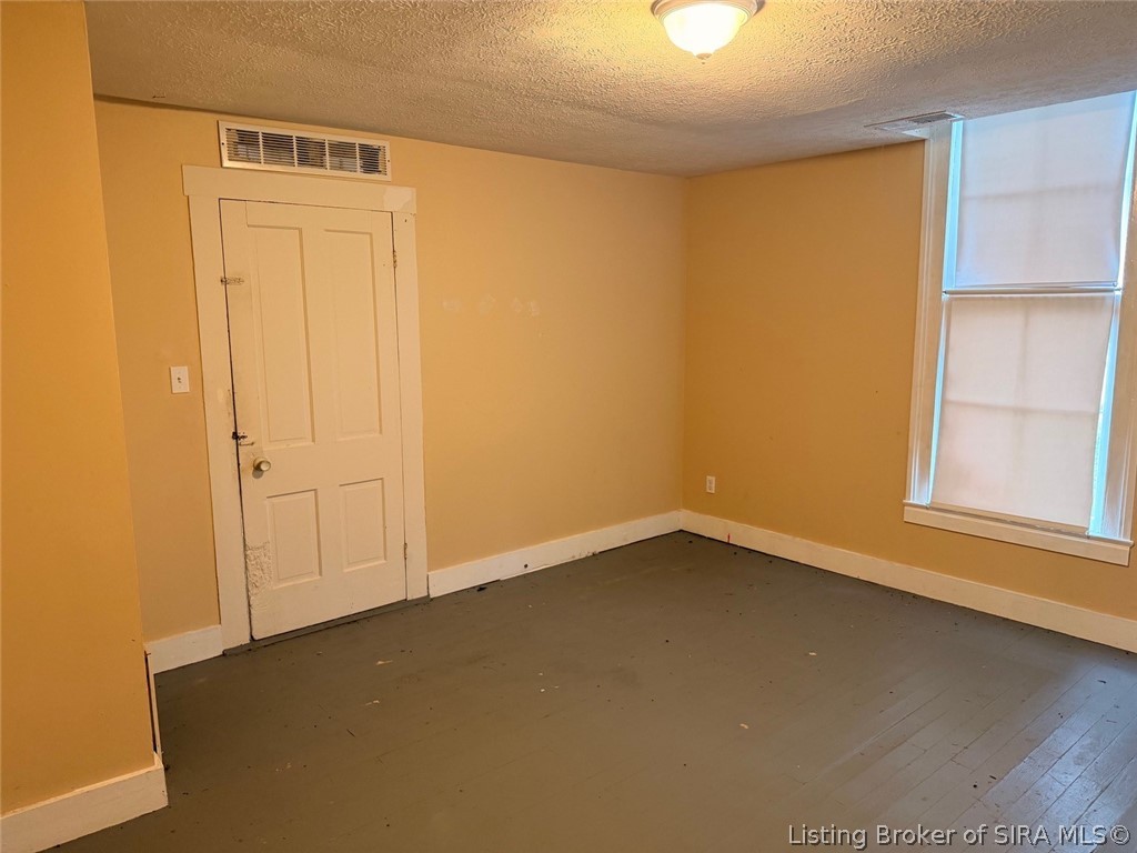 1005 Hildreth Street New Albany, IN 47150 - Photo 9 of 16