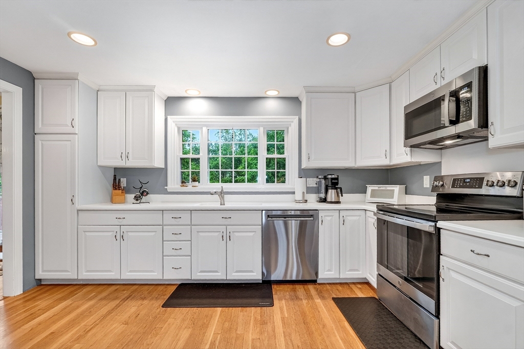 68 Phillips Brooks Road Westwood, MA 02090 - Photo 9 of 35