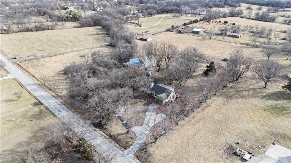307 East Gore Road Raymore, MO 64083 - Photo 5 of 38