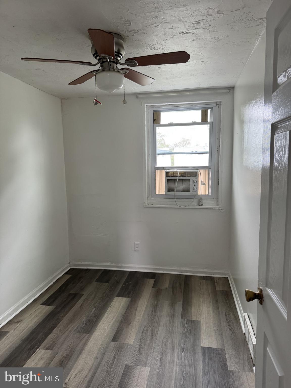 927 Grant Road Folcroft, PA 19032 - Photo 14 of 15 Bedroom 3
