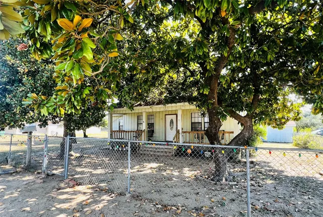 a view of a outdoor space with a tree
