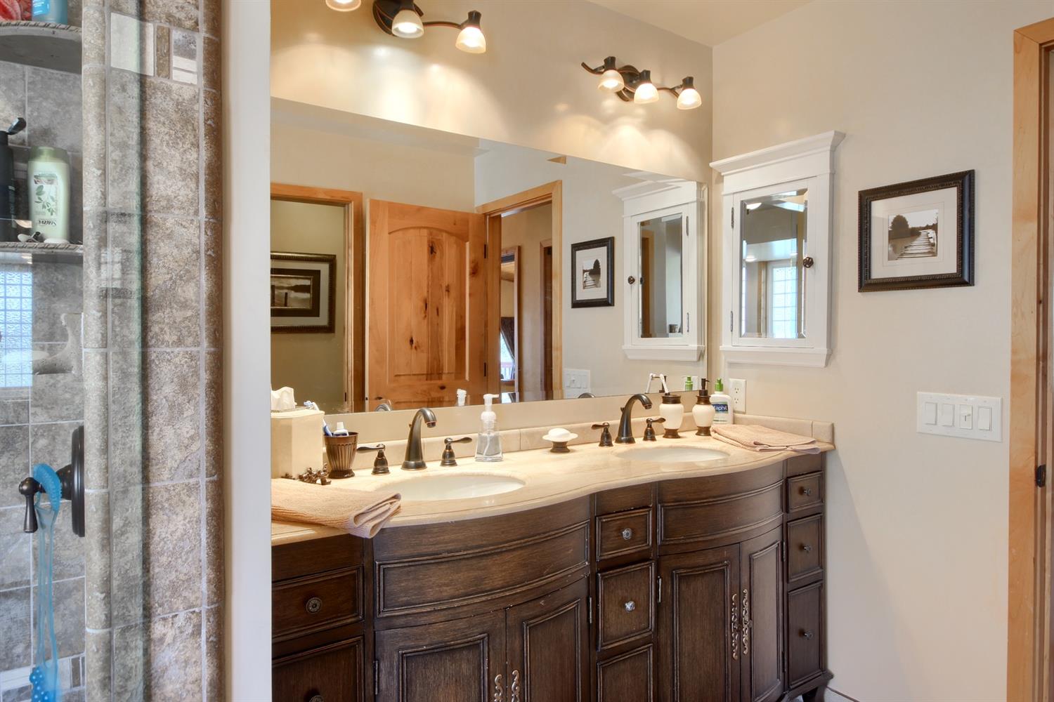 53689 North Shore Road Bass Lake, CA 93604 - Photo 19 of 49 Gallery Image 19