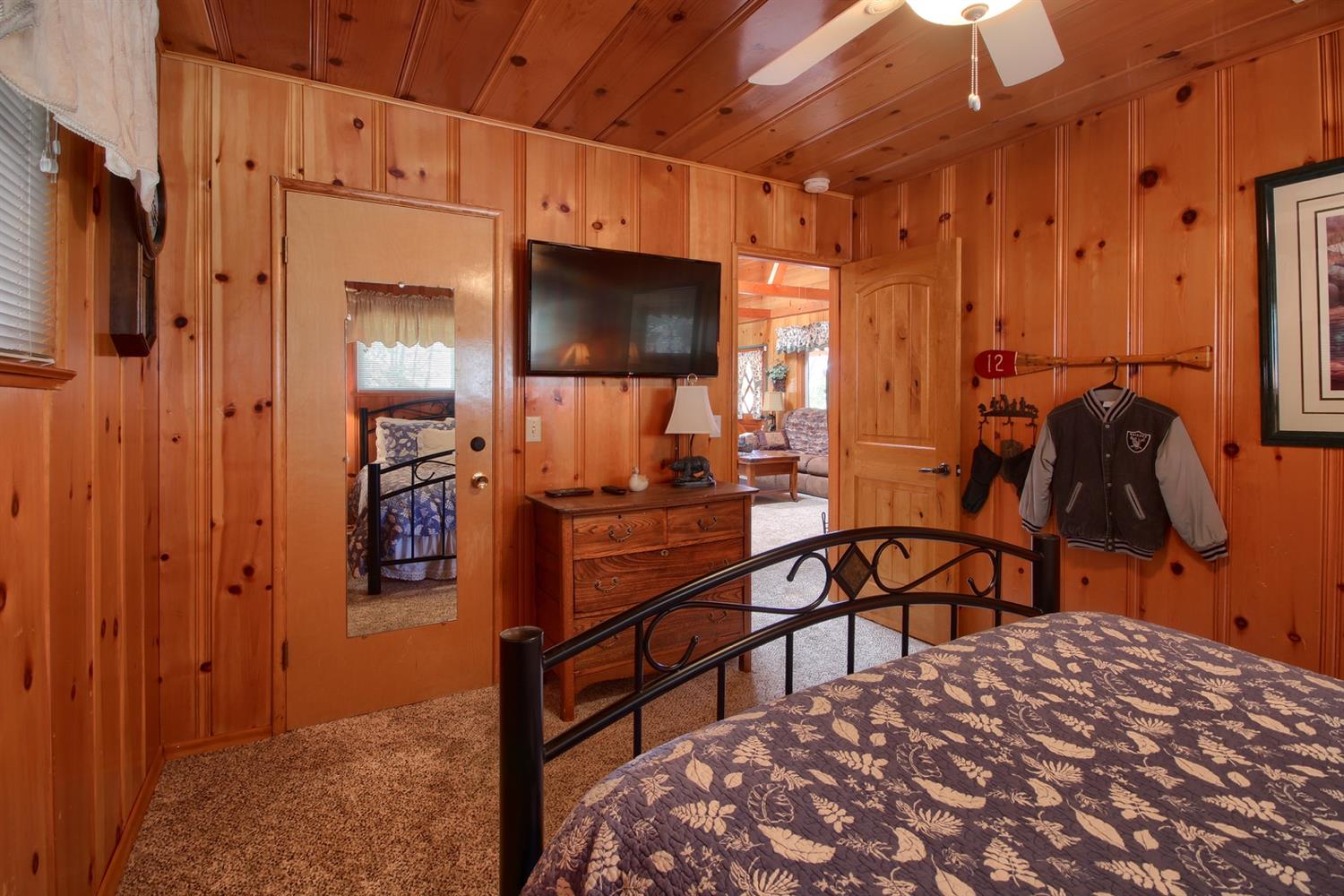 53689 North Shore Road Bass Lake, CA 93604 - Photo 26 of 49 Gallery Image 26