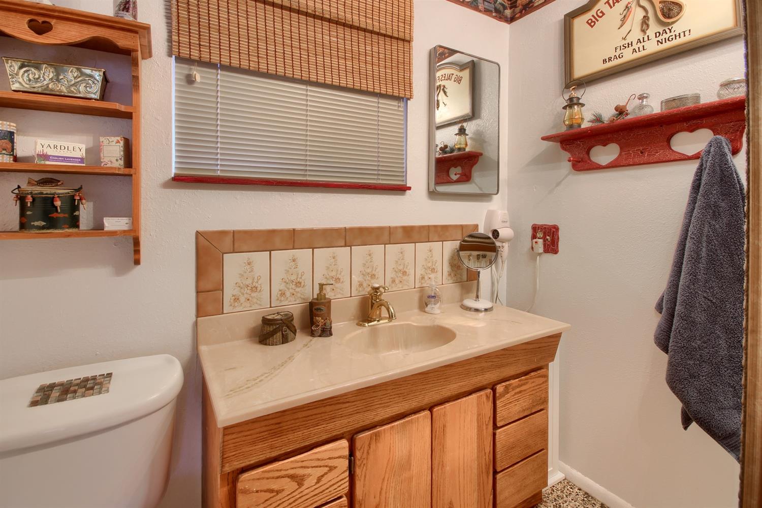 53689 North Shore Road Bass Lake, CA 93604 - Photo 27 of 49 Gallery Image 27