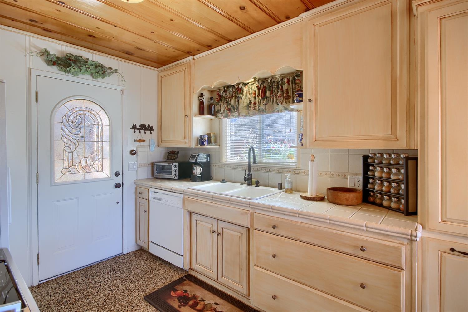 53689 North Shore Road Bass Lake, CA 93604 - Photo 8 of 49 Gallery Image 8