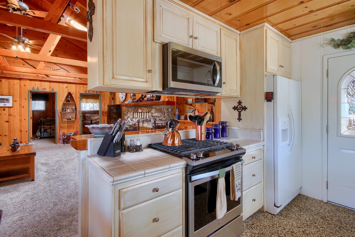 53689 North Shore Road Bass Lake, CA 93604 - Photo 9 of 49 Gallery Image 9