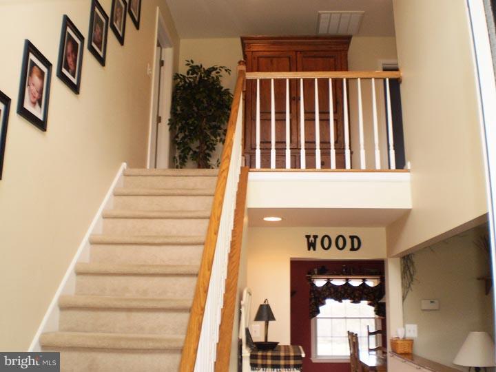 112 South County Line Road Telford, PA 18969 - Photo 3 of 24 Foyer