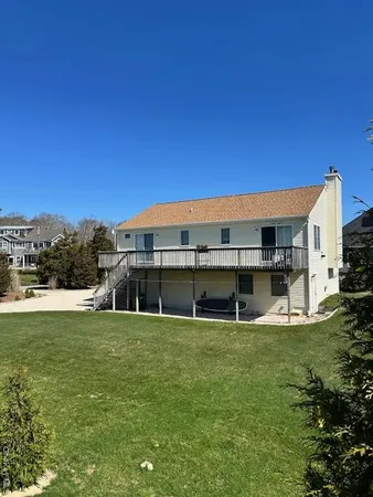 $1,050,000 | 7 Corwin Lane, Hampton Bays, NY 11946